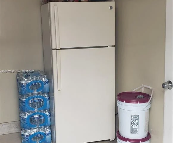 345 NW 75th St, Miami FL 33150