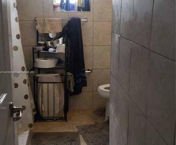 345 NW 75th St, Miami FL 33150