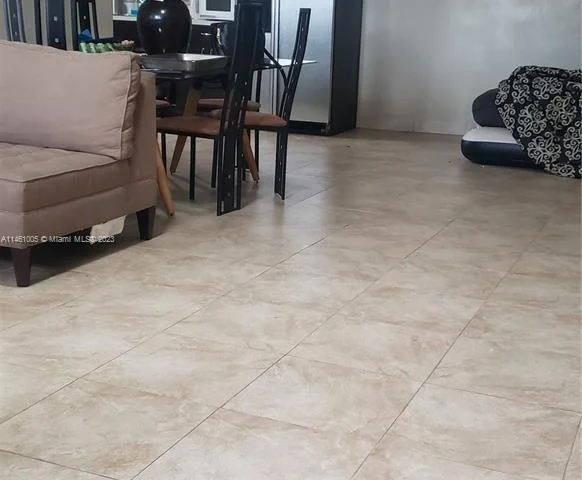 345 NW 75th St, Miami FL 33150