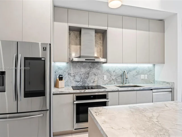 1030 15th St # 203, Miami Beach FL 33139