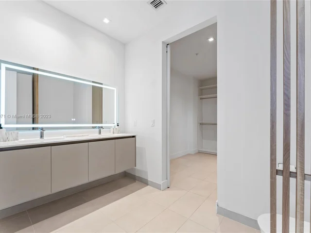 1030 15th St # 203, Miami Beach FL 33139