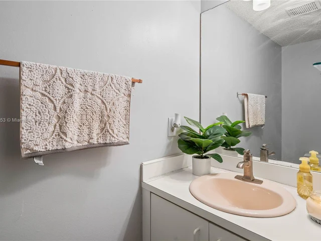 7251 SW 158th Pl, Miami FL 33193