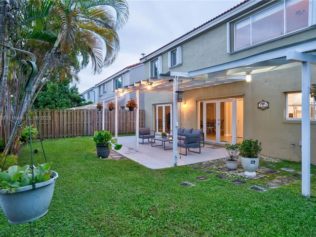 7251 SW 158th Pl, Miami FL 33193