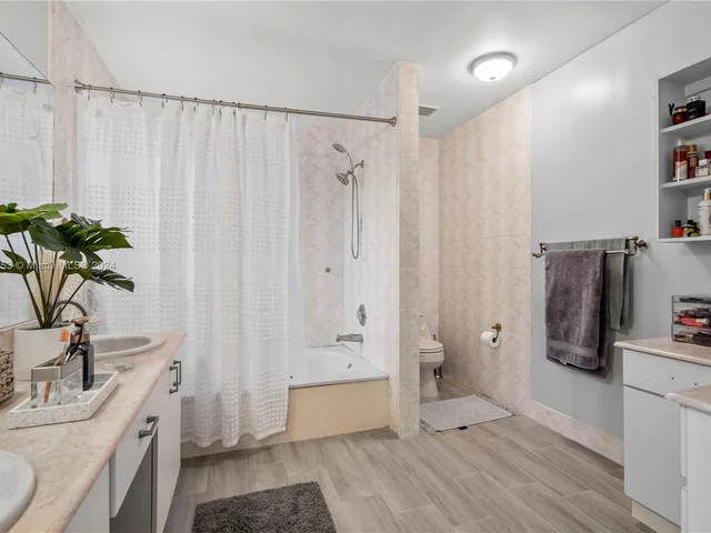 7251 SW 158th Pl, Miami FL 33193