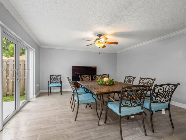 7251 SW 158th Pl, Miami FL 33193