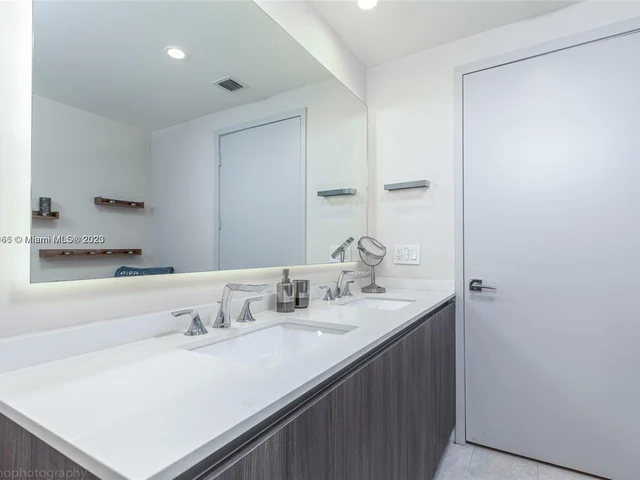 488 NE 18th St # 3911, Miami FL 33132