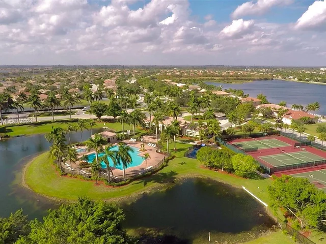 1588 SW 191st Ave, Pembroke Pines FL 33029