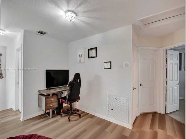 1588 SW 191st Ave, Pembroke Pines FL 33029