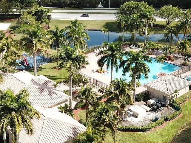 1588 SW 191st Ave, Pembroke Pines FL 33029