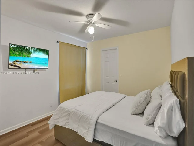 1588 SW 191st Ave, Pembroke Pines FL 33029