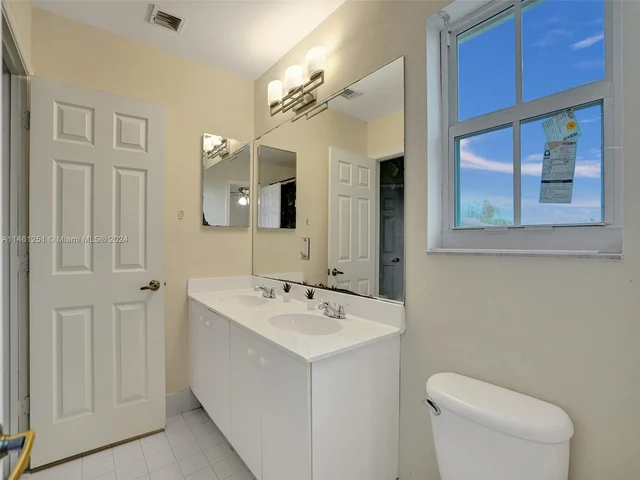 1588 SW 191st Ave, Pembroke Pines FL 33029