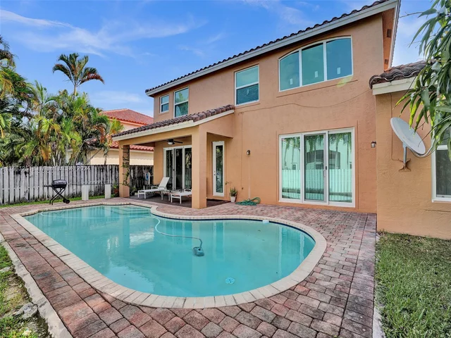 1588 SW 191st Ave, Pembroke Pines FL 33029