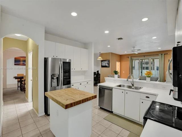 1588 SW 191st Ave, Pembroke Pines FL 33029