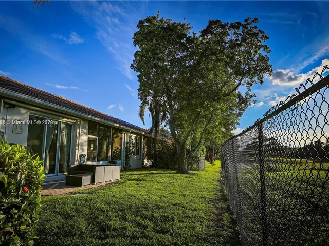 2461 E Aragon Blvd #3, Sunrise FL 33313