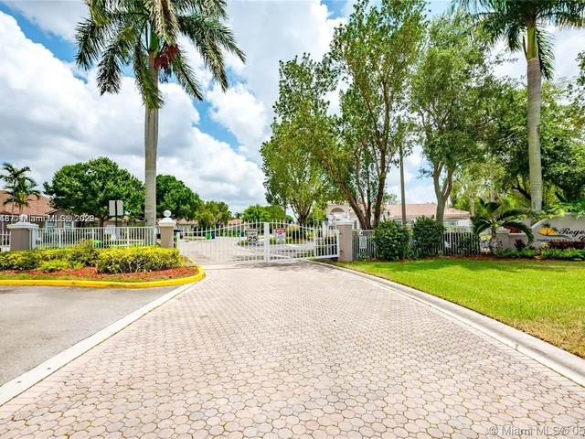 2461 E Aragon Blvd #3, Sunrise FL 33313