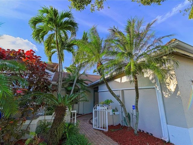 2461 E Aragon Blvd #3, Sunrise FL 33313