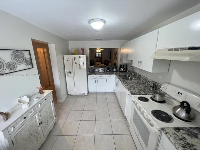 9892 NW 14th Ct # 174, Pembroke Pines FL 33024