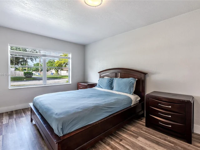 1805 N 23rd Ave, Hollywood FL 33020