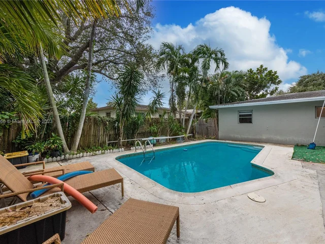 1805 N 23rd Ave, Hollywood FL 33020