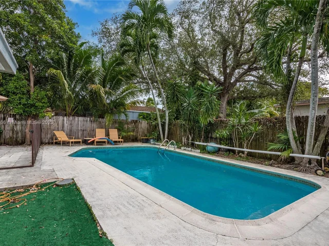 1805 N 23rd Ave, Hollywood FL 33020