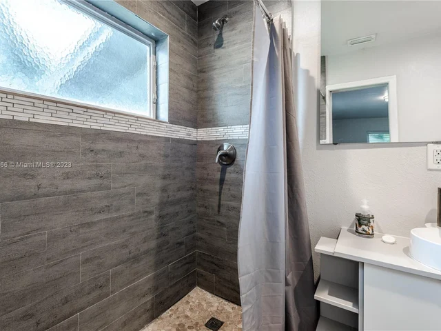 1805 N 23rd Ave, Hollywood FL 33020