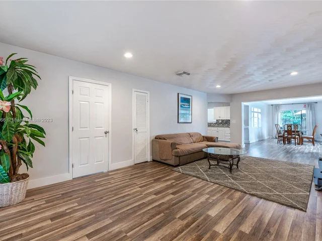 1805 N 23rd Ave, Hollywood FL 33020