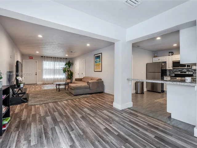 1805 N 23rd Ave, Hollywood FL 33020