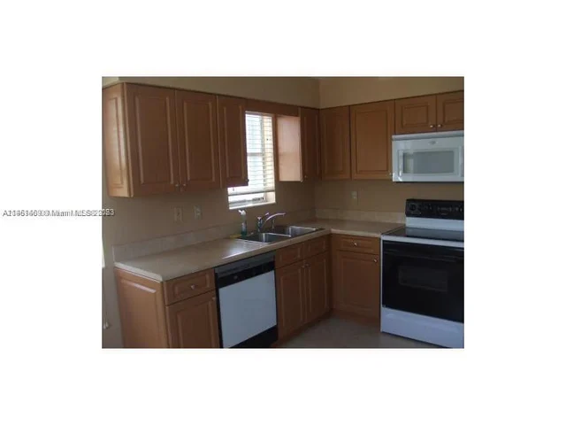 2200 Taylor St # 202, Hollywood FL 33020