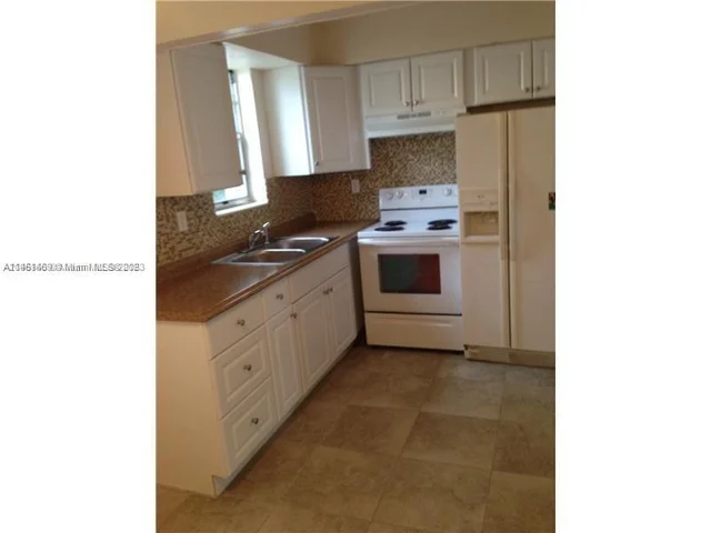 2200 Taylor St # 202, Hollywood FL 33020