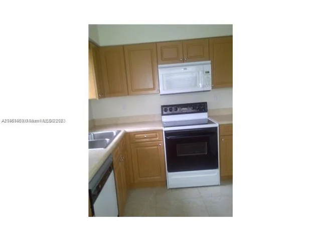 2200 Taylor St # 202, Hollywood FL 33020