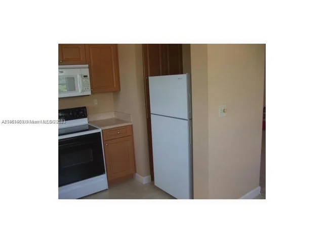 2200 Taylor St # 202, Hollywood FL 33020