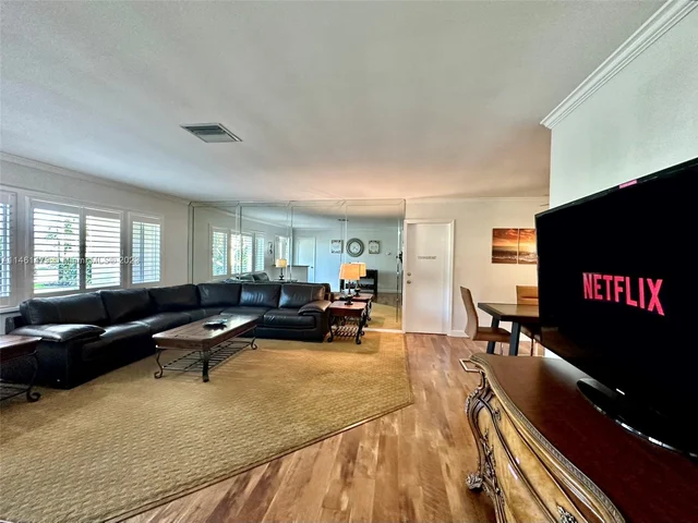 949 NE 24th Ave, Pompano Beach FL 33062