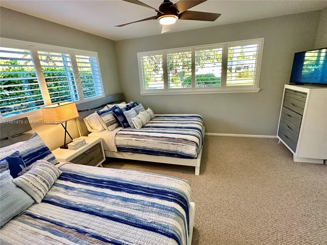 949 NE 24th Ave, Pompano Beach FL 33062