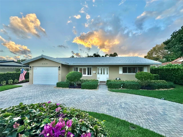 949 NE 24th Ave, Pompano Beach FL 33062