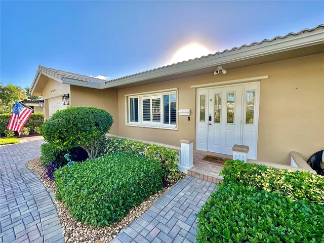 949 NE 24th Ave, Pompano Beach FL 33062