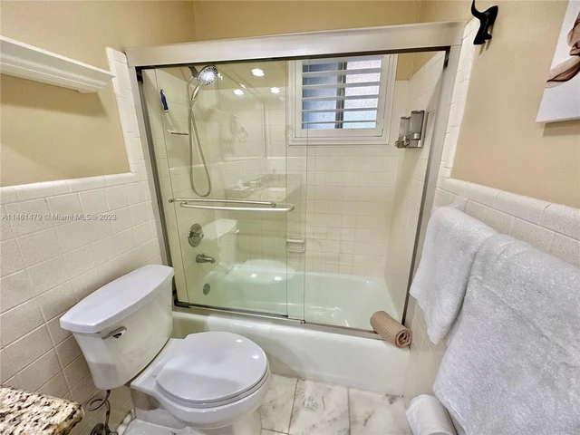 949 NE 24th Ave, Pompano Beach FL 33062