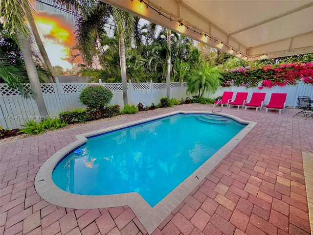 949 NE 24th Ave, Pompano Beach FL 33062