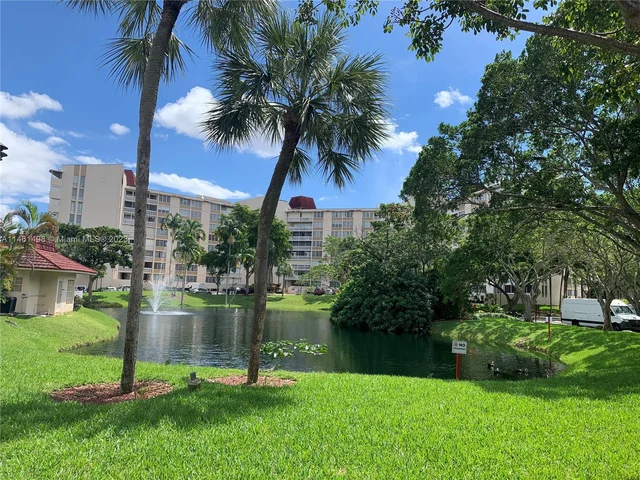 7051 Environ Blvd # 433, Lauderhill FL 33319