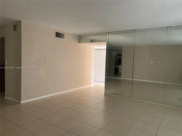 7051 Environ Blvd # 433, Lauderhill FL 33319