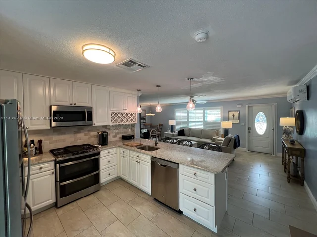 121 Tacoma Ln # 121, Palm Beach Shores FL 33404