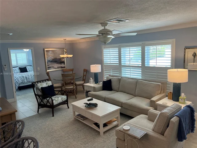 121 Tacoma Ln # 121, Palm Beach Shores FL 33404