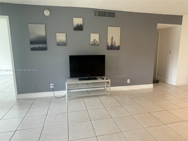 2309 S Cypress Bend Dr # 115B, Pompano Beach FL 33069