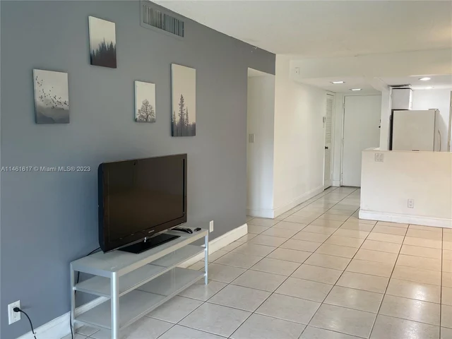 2309 S Cypress Bend Dr # 115B, Pompano Beach FL 33069