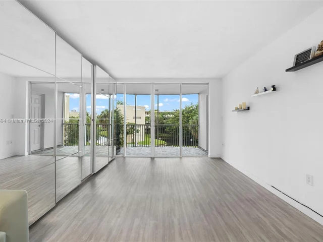 1680 NE 191st St # 2, Miami FL 33179