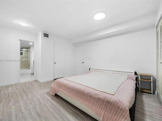 1680 NE 191st St # 2, Miami FL 33179