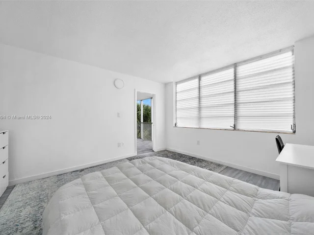 1680 NE 191st St # 2, Miami FL 33179