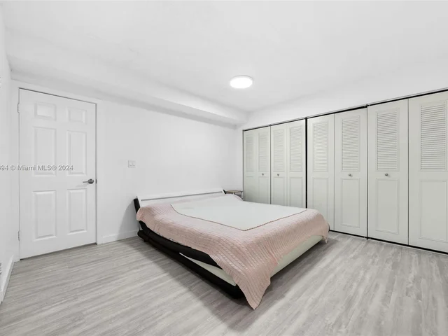 1680 NE 191st St # 2, Miami FL 33179