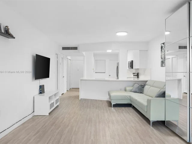 1680 NE 191st St # 2, Miami FL 33179