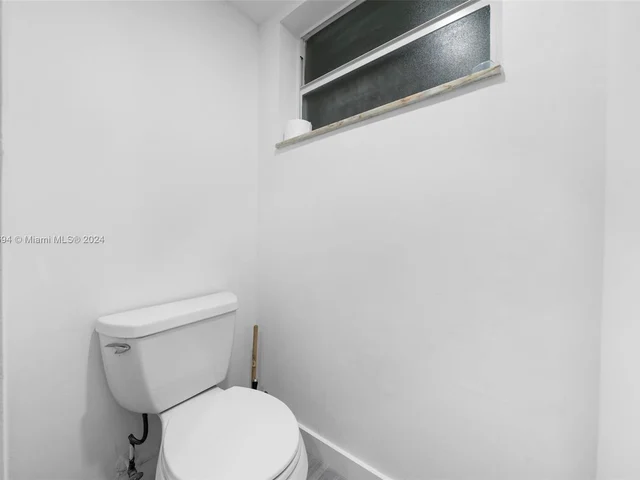 1680 NE 191st St # 2, Miami FL 33179