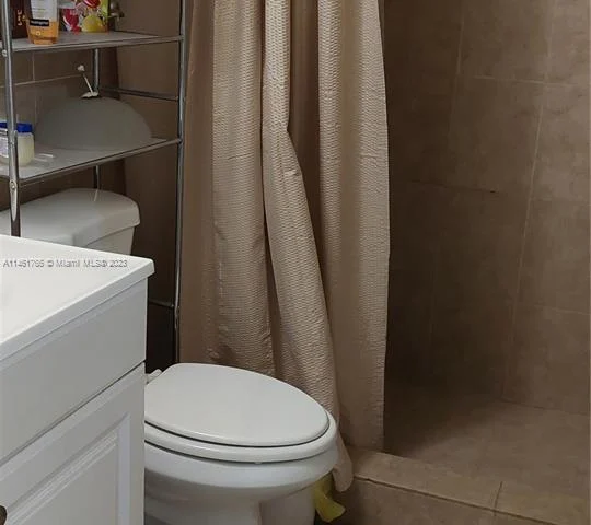 621 E 46th St, Hialeah FL 33013